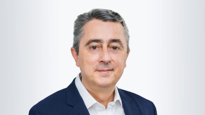 Alvaro Garrido_Chief Information Officer_Standard Chartered_AI powered